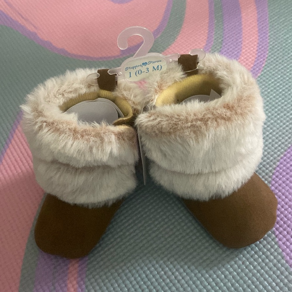 🍼 Stepping Stones Size 1 (0-3M) Faux Fur Boots 🍼